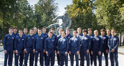 Хоккеисты «Крыльев Советов» возложили цветы к памятнику Харламова