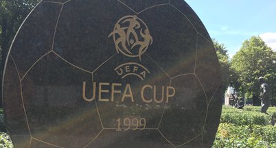 Финал Кубка УЕФА 1999