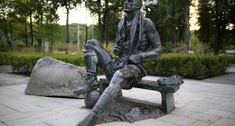 ПАМЯТНИК НИКОЛАЮ СТАРОСТИНУ (1902–1996)