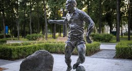 ПАМЯТНИК ЭДУАРДУ СТРЕЛЬЦОВУ (1937–1990)